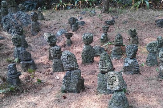 20190407-01JeJuIslandKoreaHallimParkChildrenSmaller