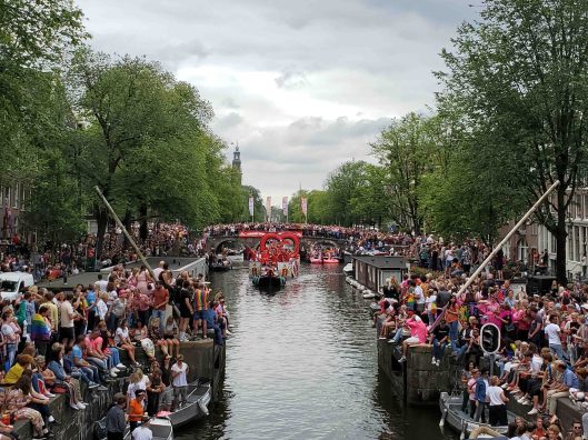 20190803-15AmsterdamPrideCanalParadePeopleSmaller
