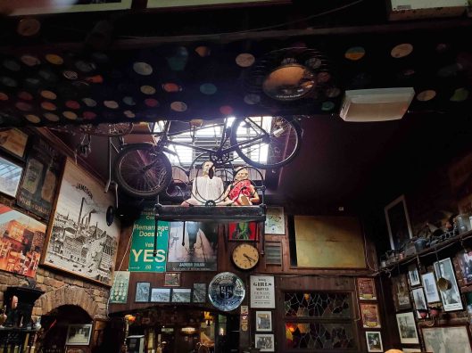 20190811-25DublinGlimmerManDecorHostsSmall