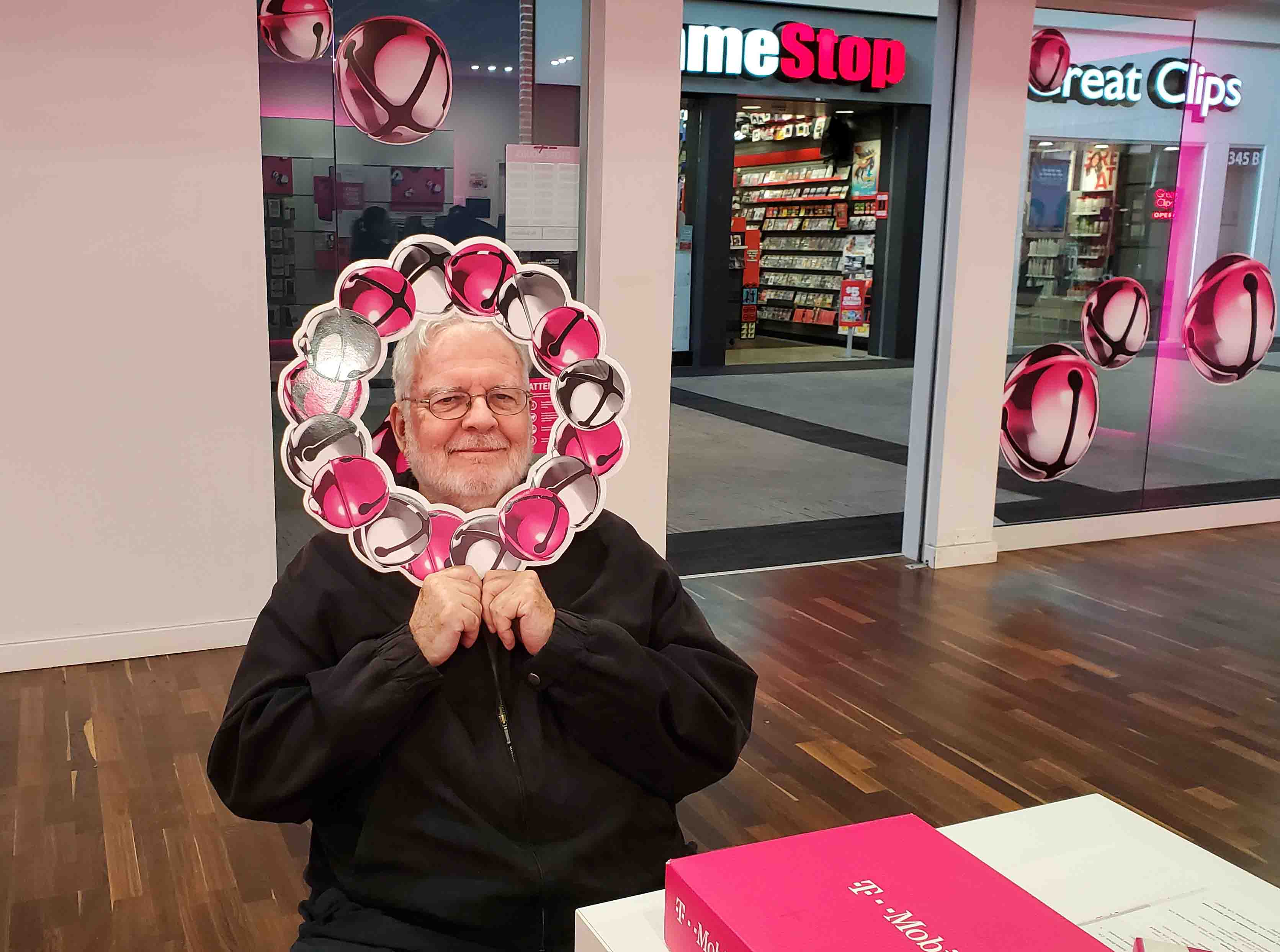 20191121-11SantaRosaT-MobileSteveHarrold