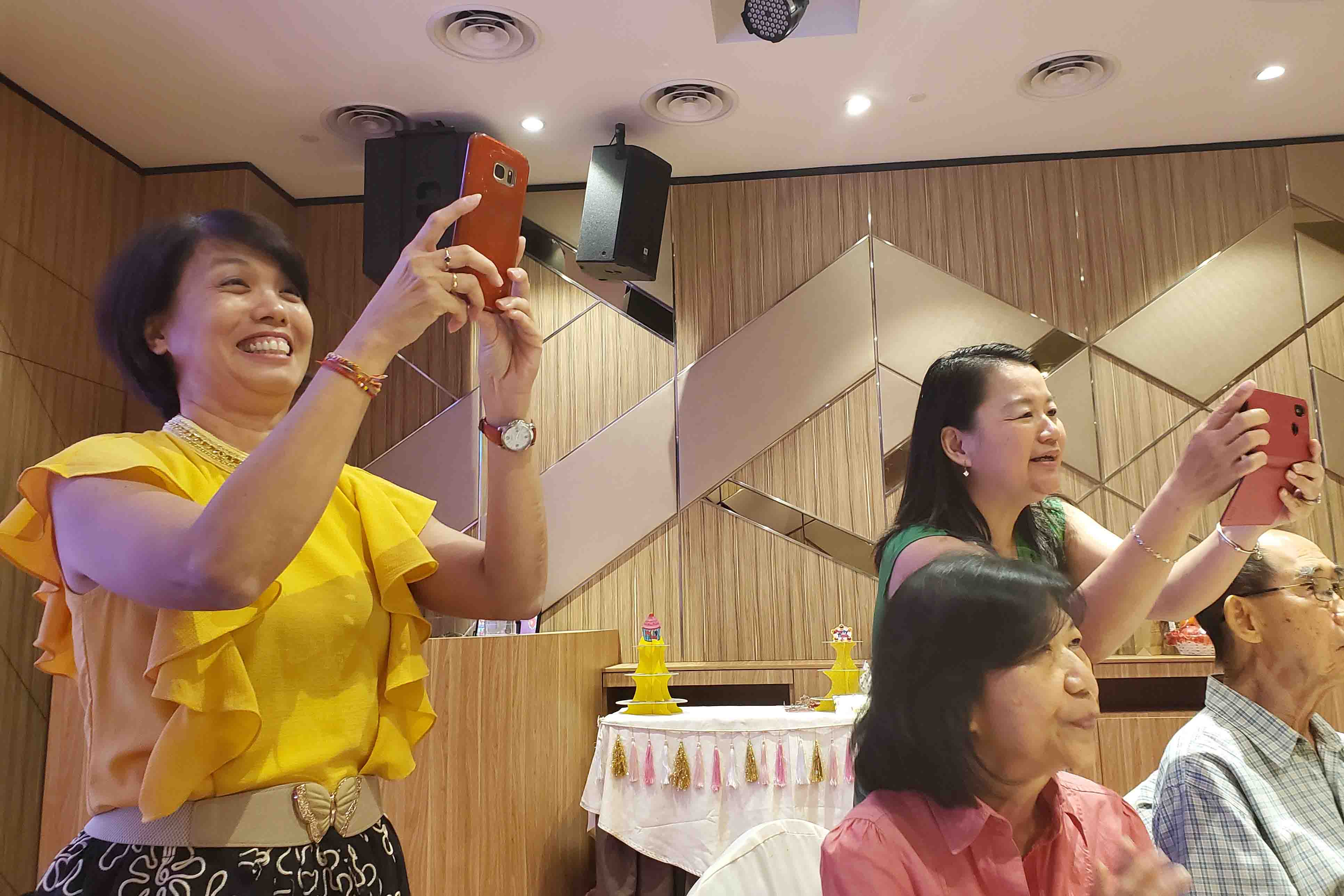 20191217-15MalaysiaKLLindasBirthdayPapparazziYonneConnie